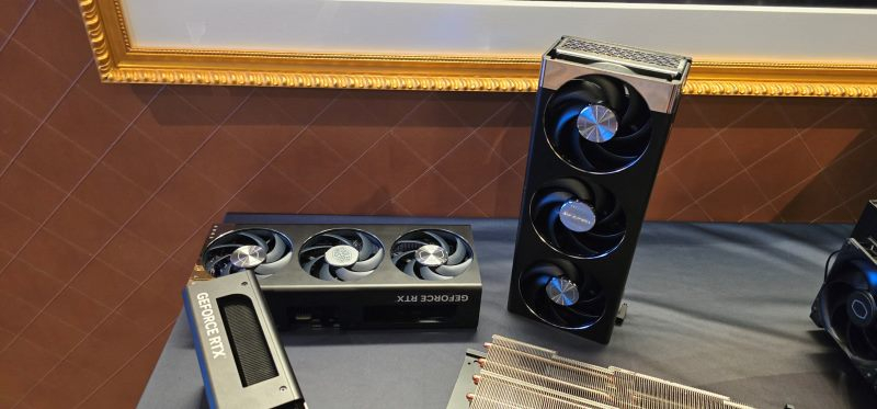 Cooler Master показала огромный кулер для GeForce RTX 5000 — в нему можно прикрутить почти любой вентилятор