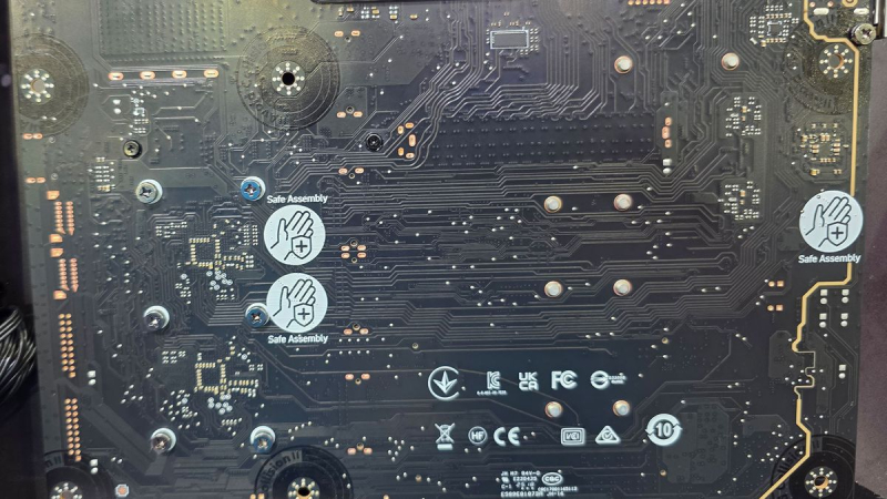 MSI первой в мире начнёт выпускать неколючие материнские платы